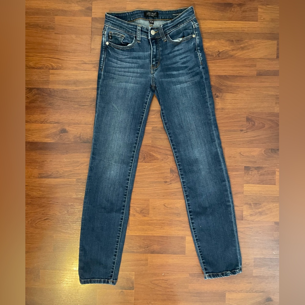 Judy Blue Mid Rise Straight Fit Jeans
